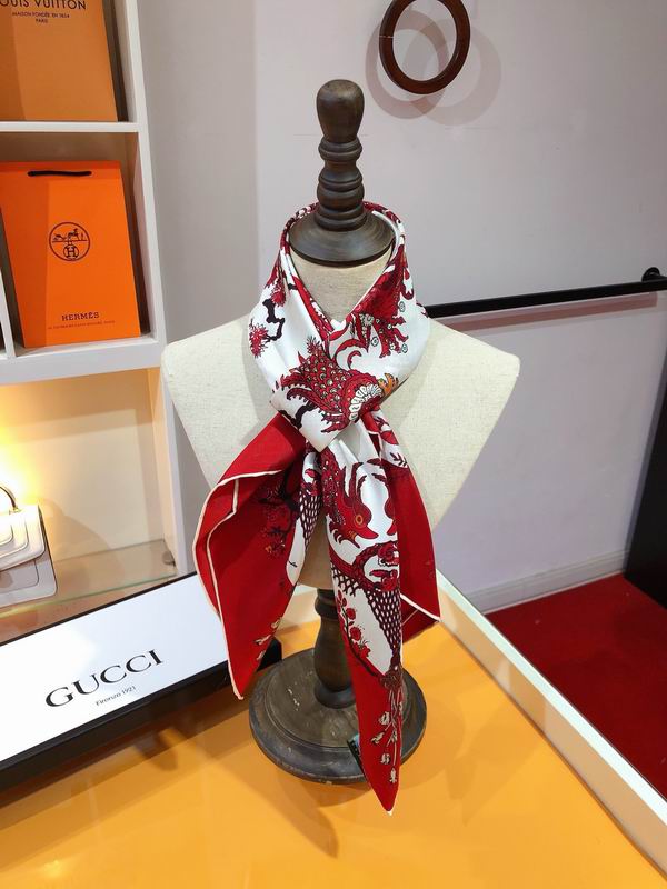 Gucci silk scarf 90X90cm E27 (7)